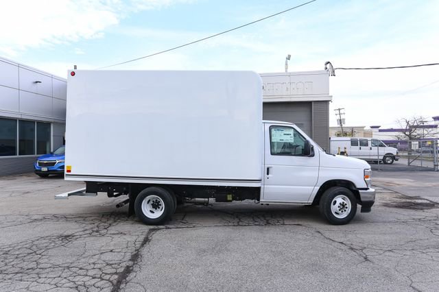 New 2027 Ford E-350 and Econoline 350 Super Duty w/ Power Equipment Group image 11