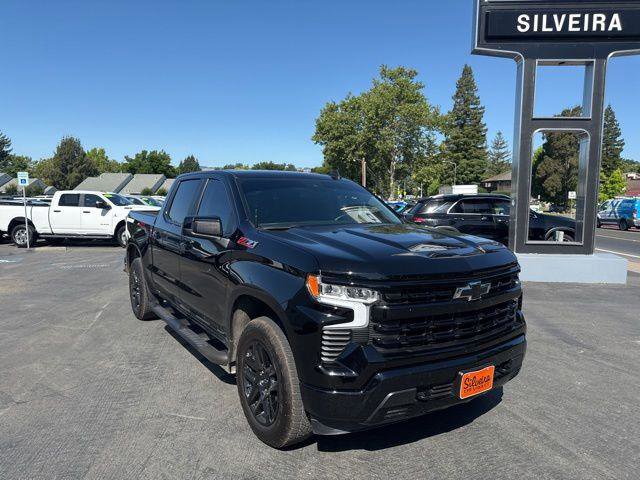Used 2025 Chevrolet Silverado 1500 RST w/ Convenience Package II AWD/4WD image 2