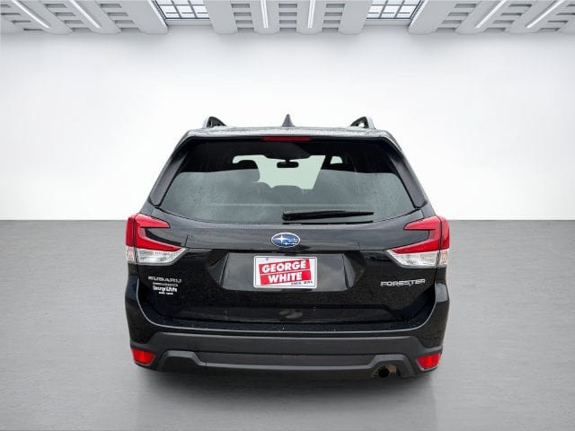 Used 2024 Subaru Forester Premium AWD/4WD image 5