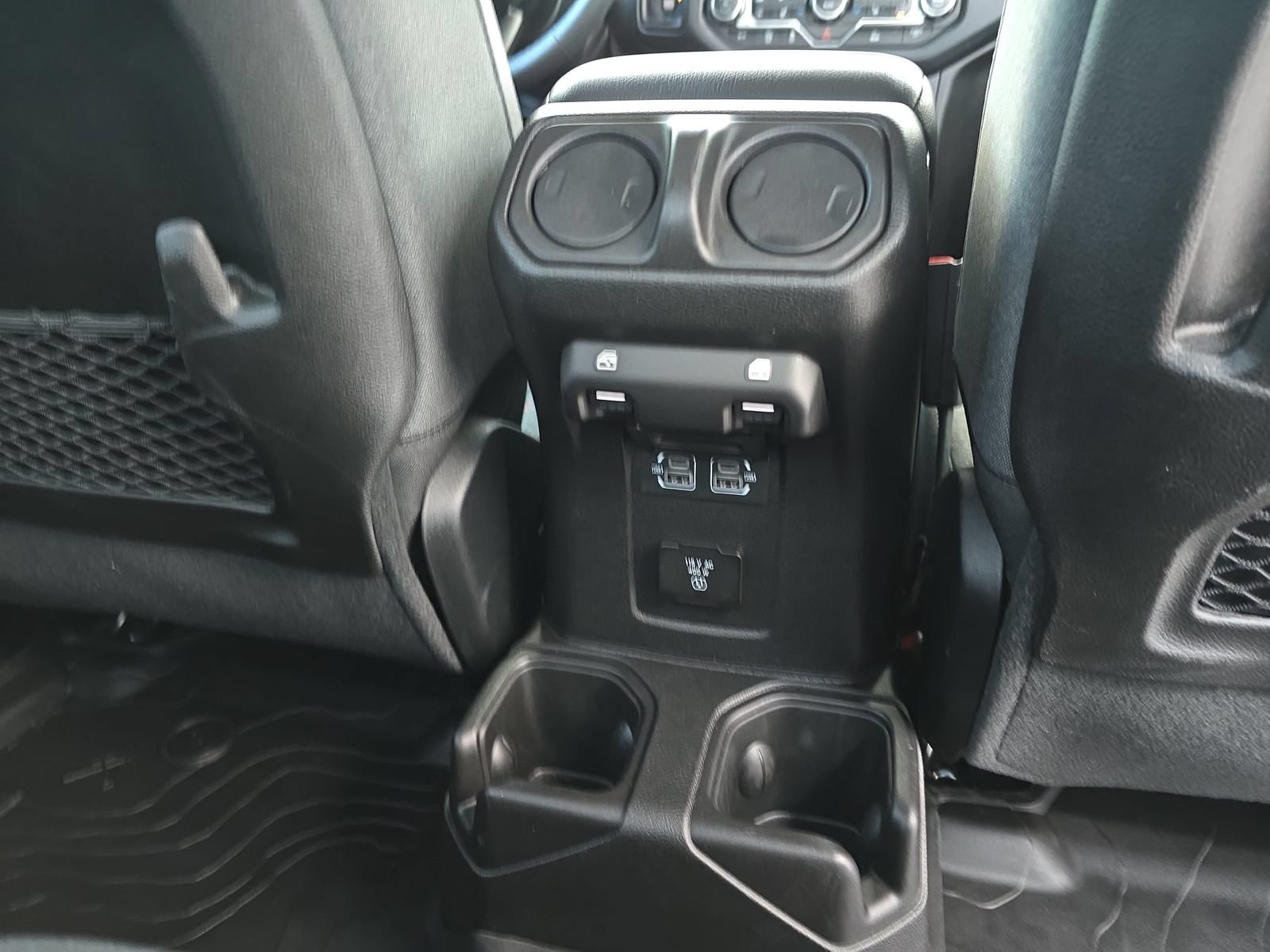 Used 2024 Jeep Gladiator Rubicon w/ Technology Group AWD/4WD image 16