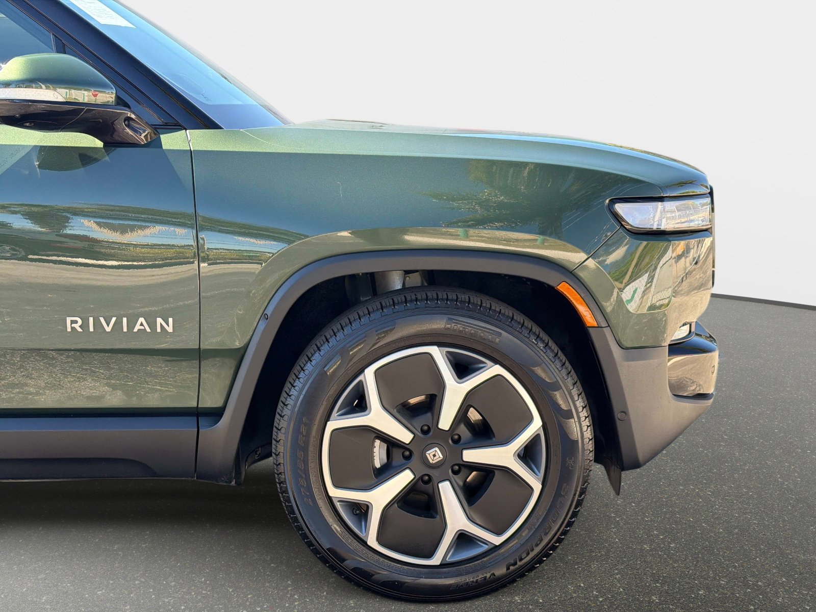 Used 2024 Rivian R1T Adventure image 22