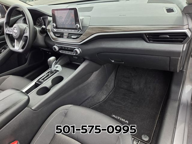 Used 2025 Nissan Altima 2.5 SV FWD image 16
