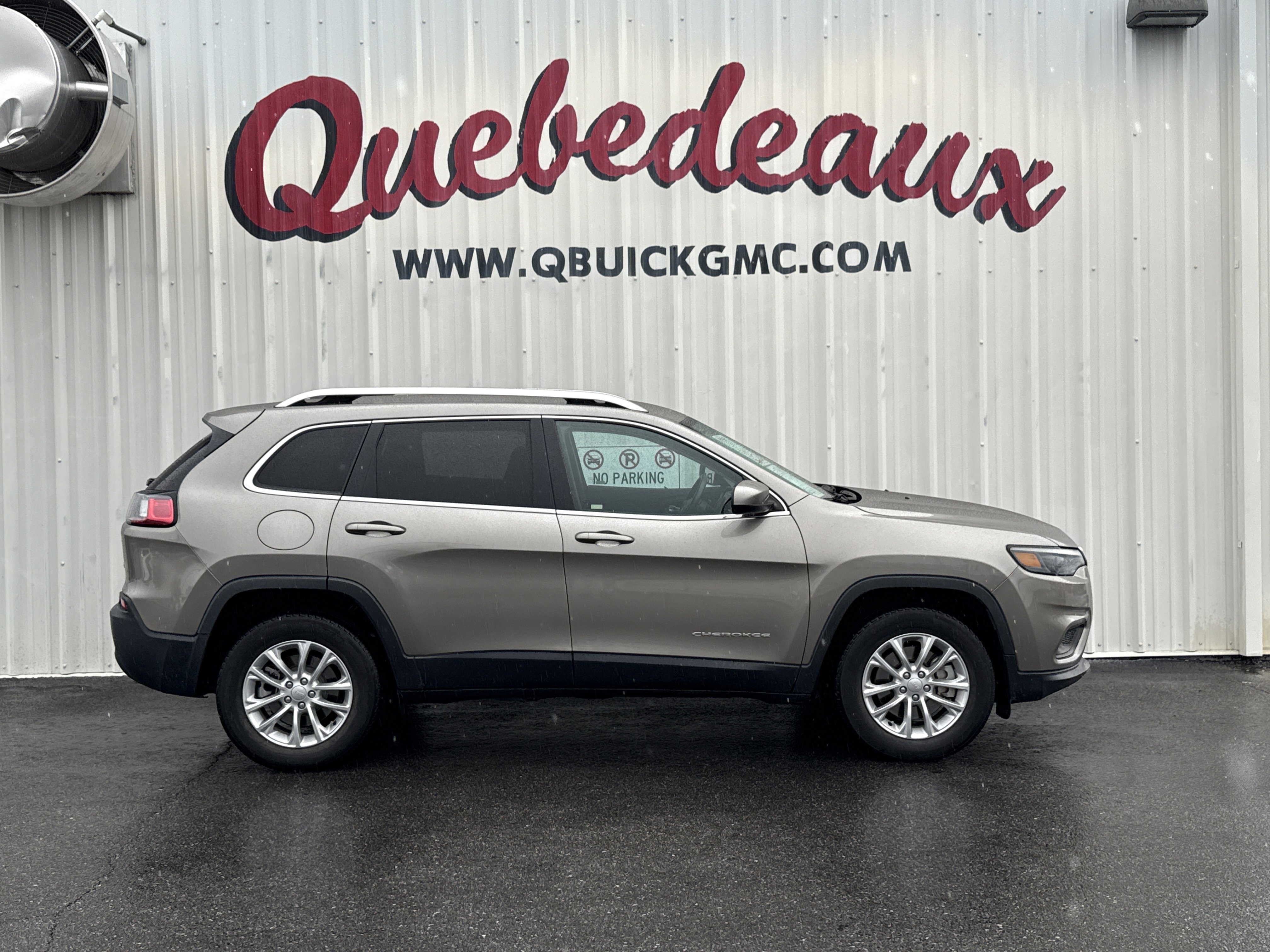 Used 2019 Jeep Cherokee Latitude w/ Popular Appearance Group image 34