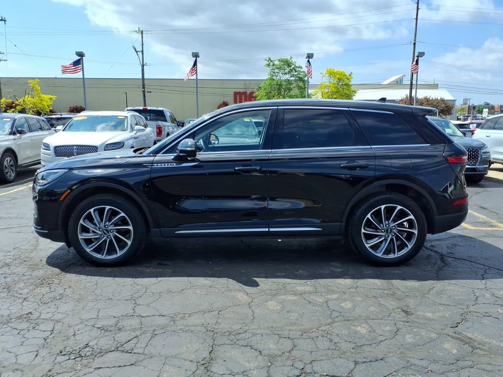 Used 2024 Lincoln Corsair AWD w/ Equipment Group 101A image 4