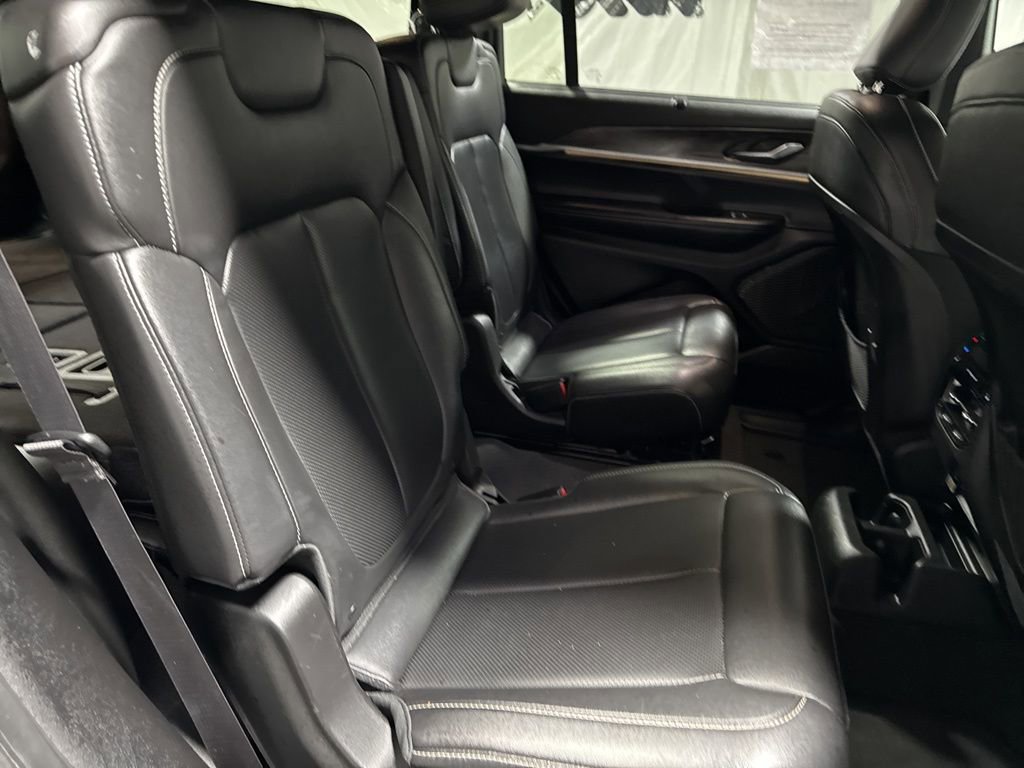 Used 2024 Jeep Grand Cherokee L Limited w/ Luxury Tech Group II image 13
