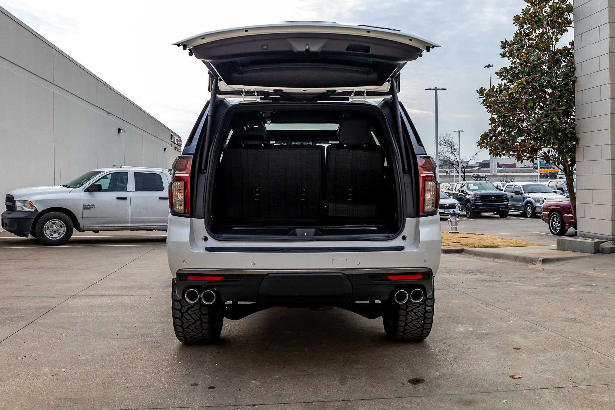 Used 2022 Chevrolet Tahoe RST w/ Sport Performance Package AWD/4WD image 9