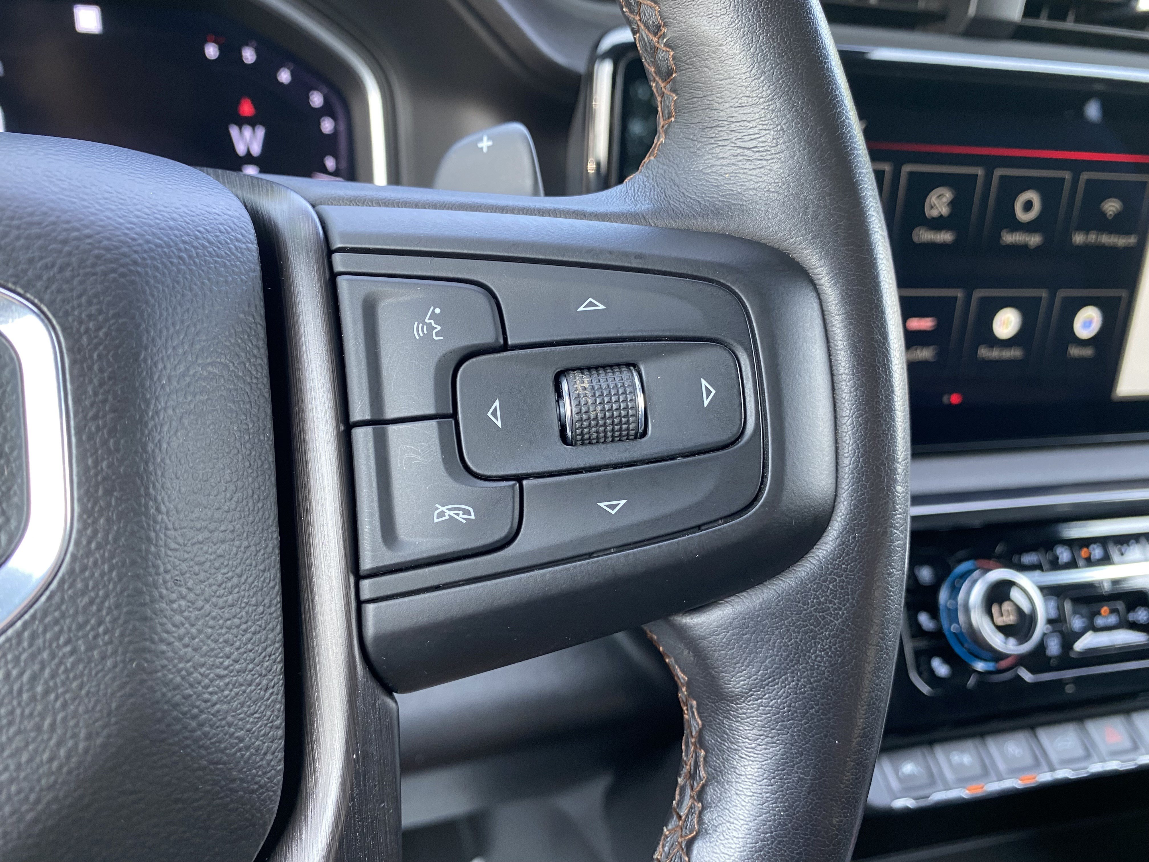 Used 2022 GMC Sierra 1500 AT4 w/ AT4 Premium Package AWD/4WD image 22