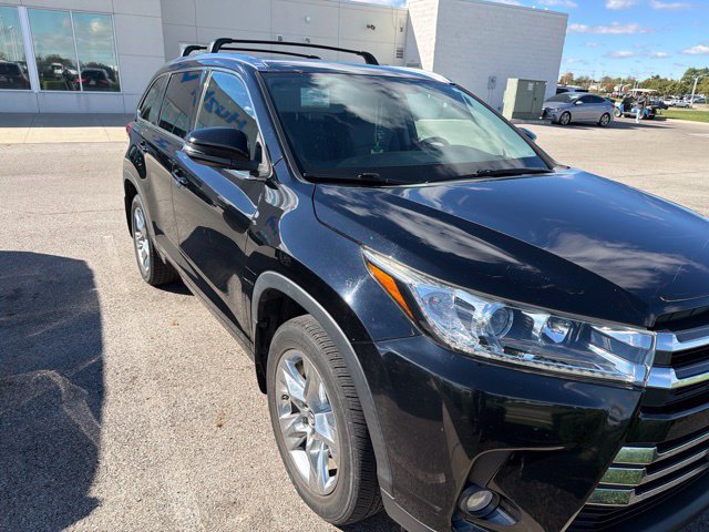 Used 2018 Toyota Highlander Limited AWD/4WD image 2