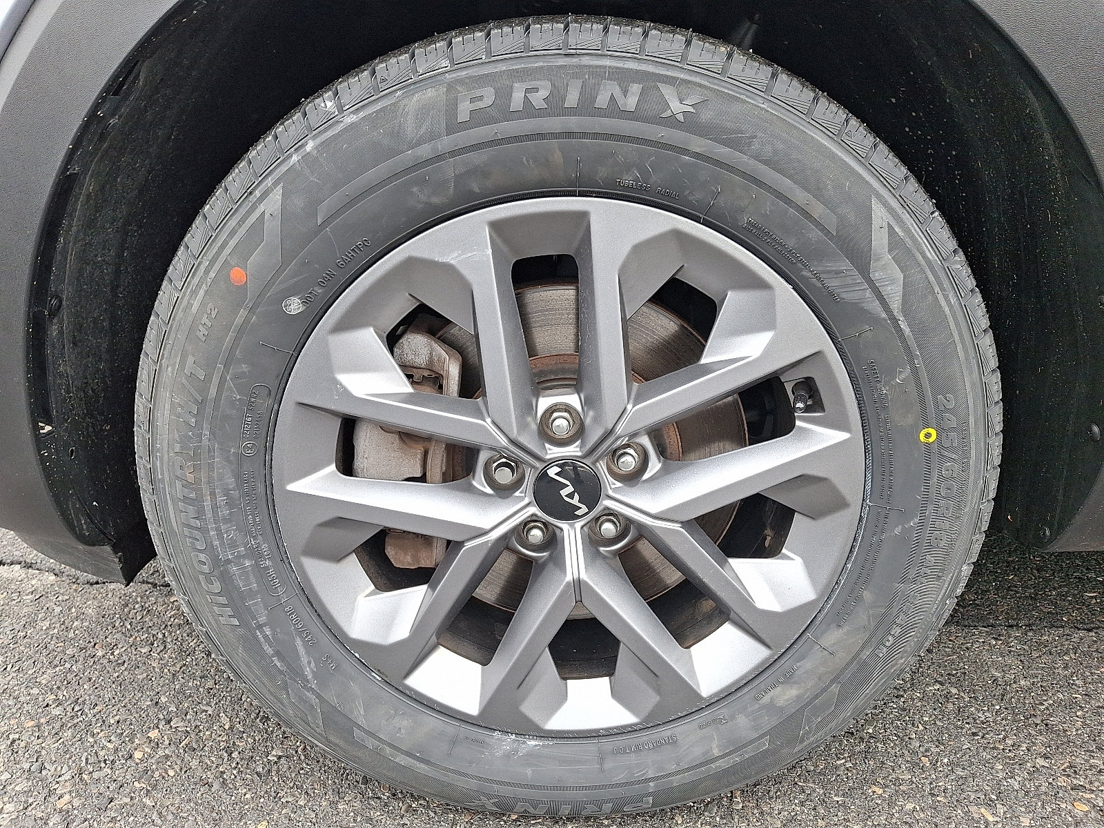 Used 2023 Kia Telluride LX image 9