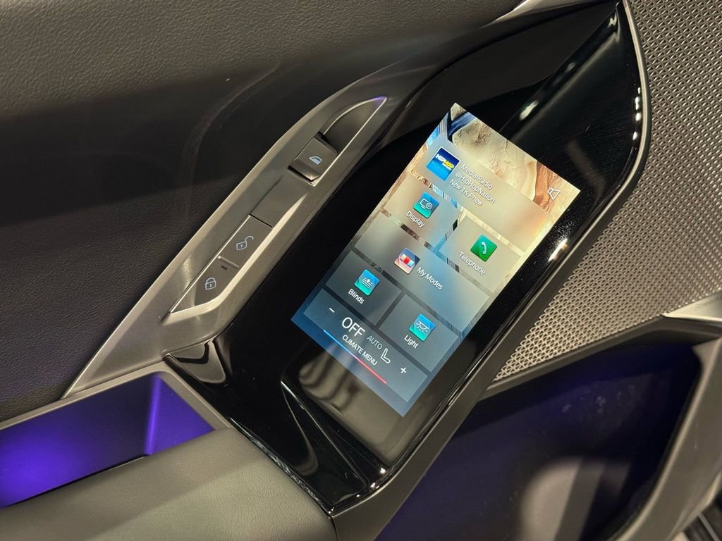 Used 2025 BMW 760i xDrive image 45