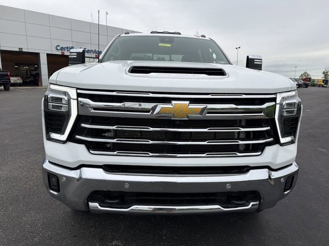 Used 2024 Chevrolet Silverado 3500 LTZ w/ LTZ Plus Package AWD/4WD image 11