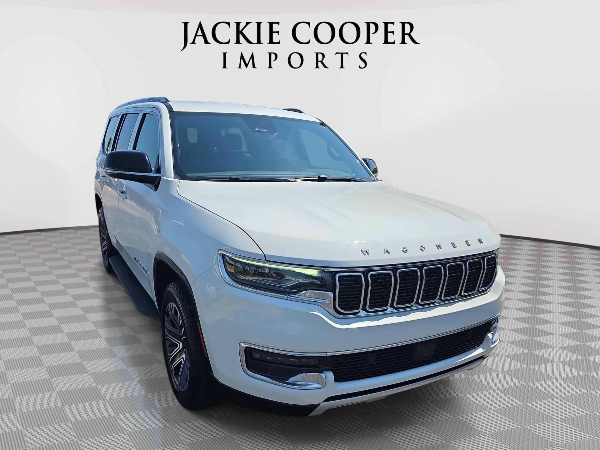 Used 2024 Jeep Wagoneer Series II w/ Flexible Seating Group RWD image 3