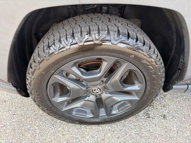 Used 2022 Toyota RAV4 Adventure AWD/4WD image 10