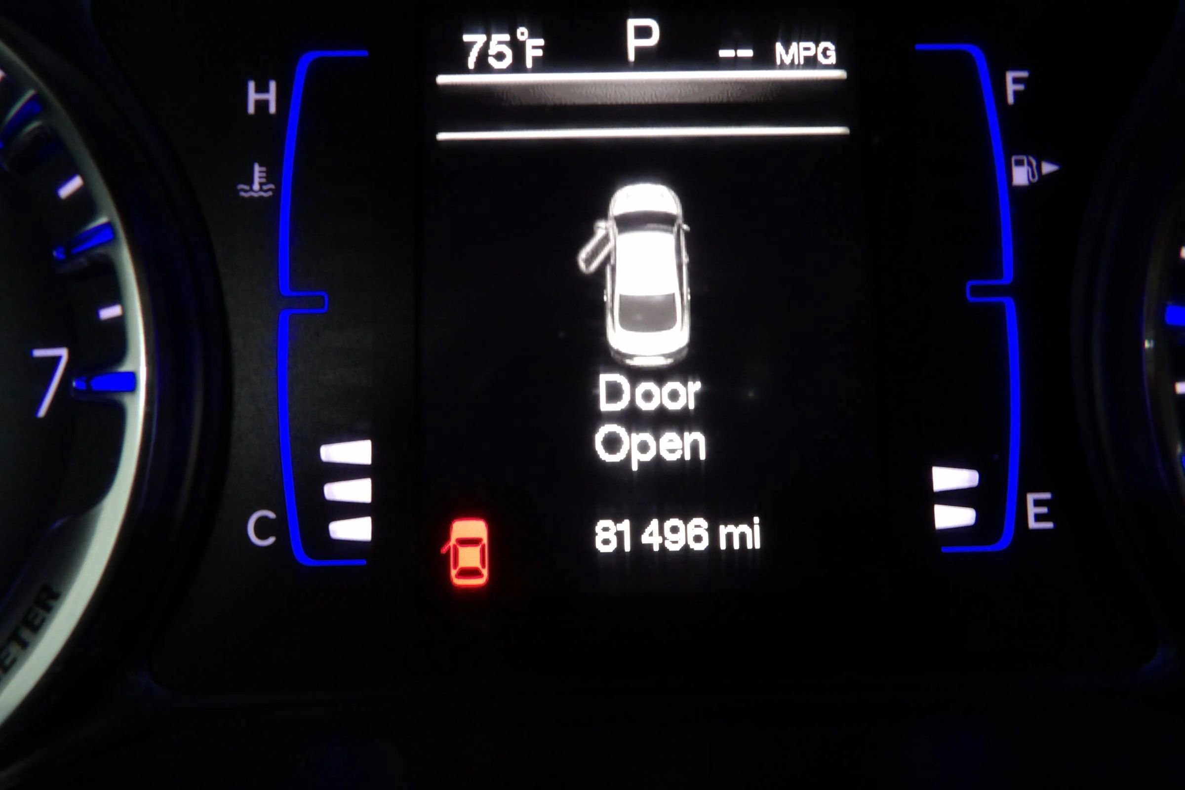 Used 2015 Chrysler 200 Limited w/ Convenience Group image 14