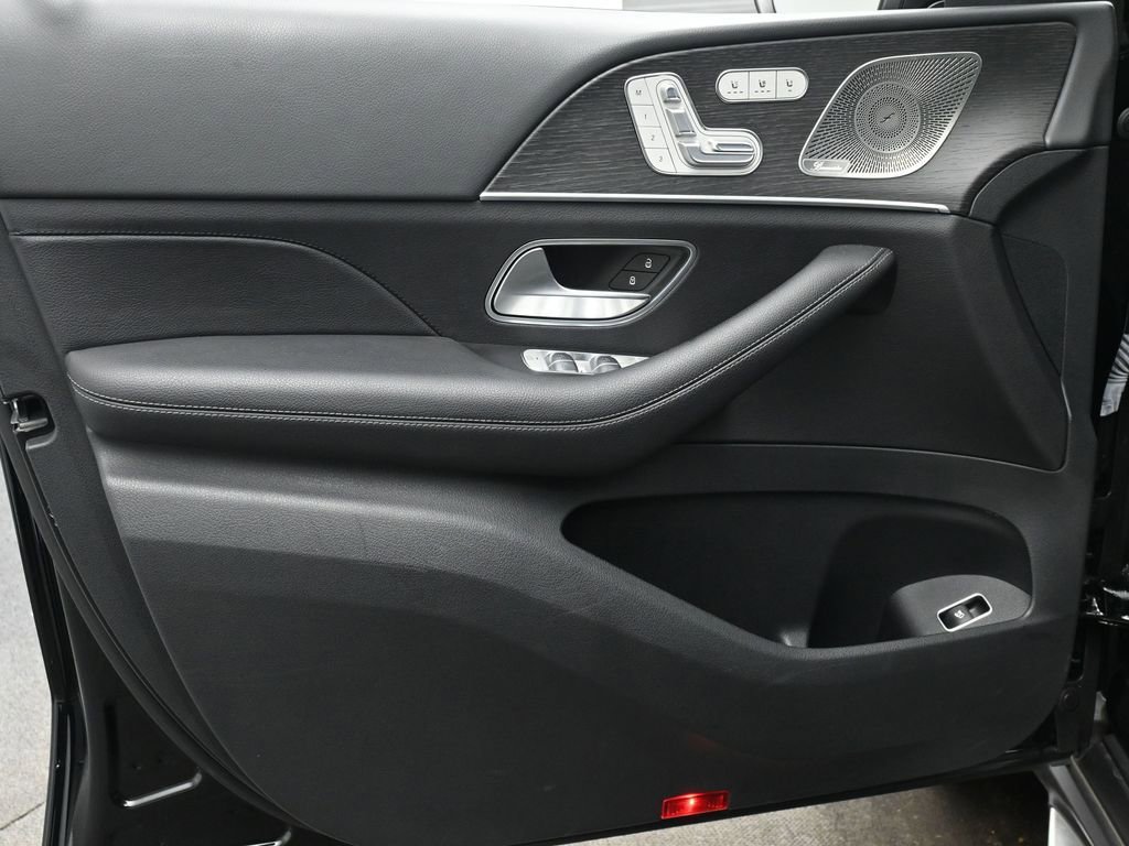 Used 2022 Mercedes-Benz GLS 450 4MATIC image 13
