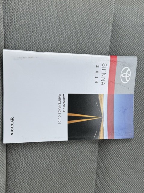 Used 2014 Toyota Sienna L image 22