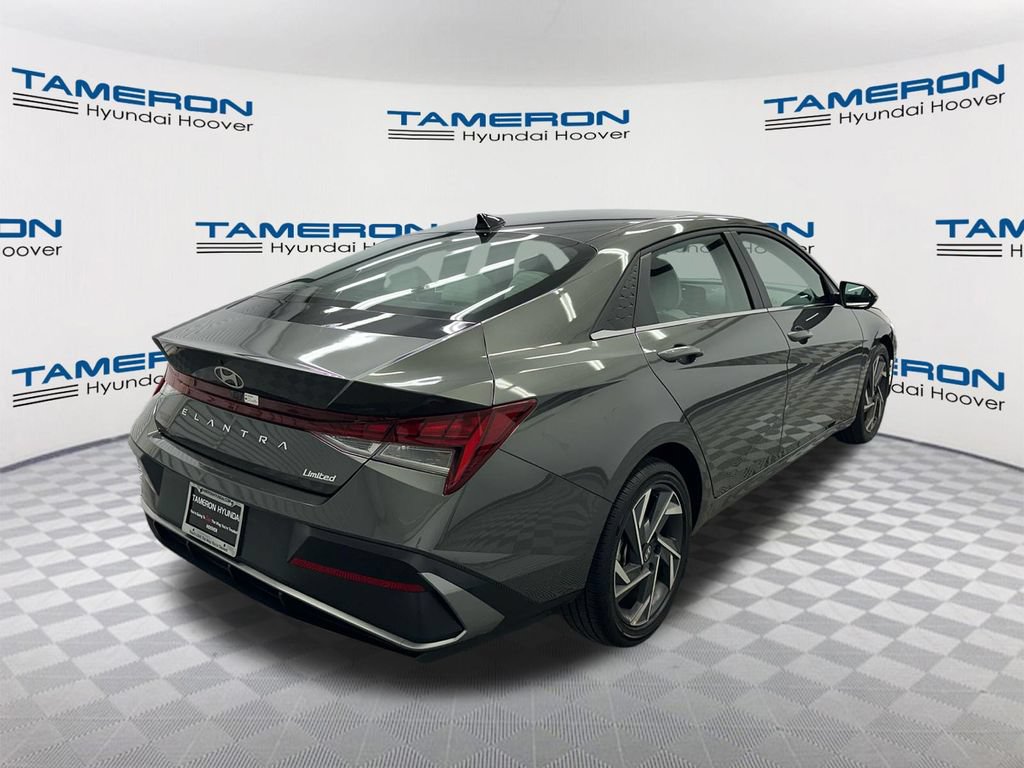 Used 2025 Hyundai Elantra Limited FWD image 5