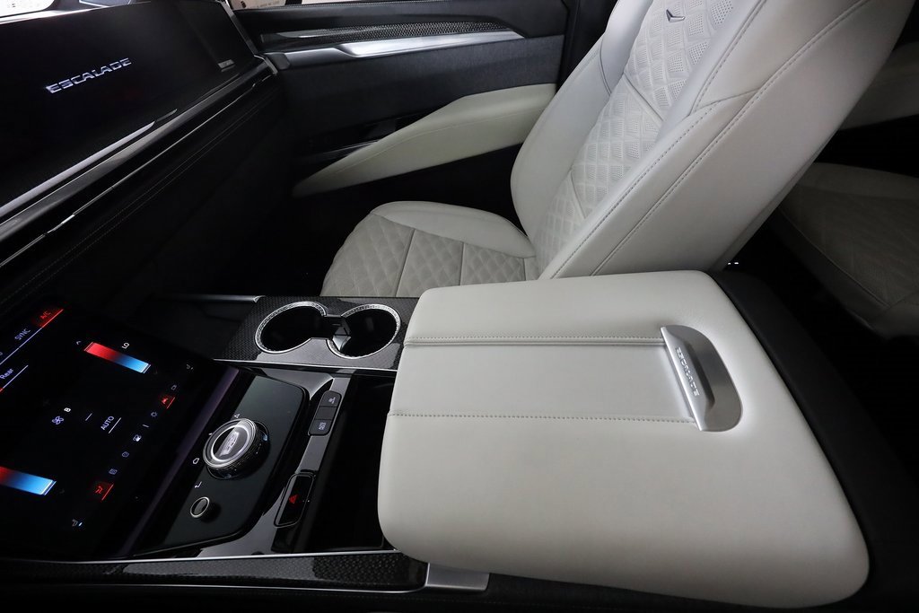 Used 2025 Cadillac Escalade V image 37