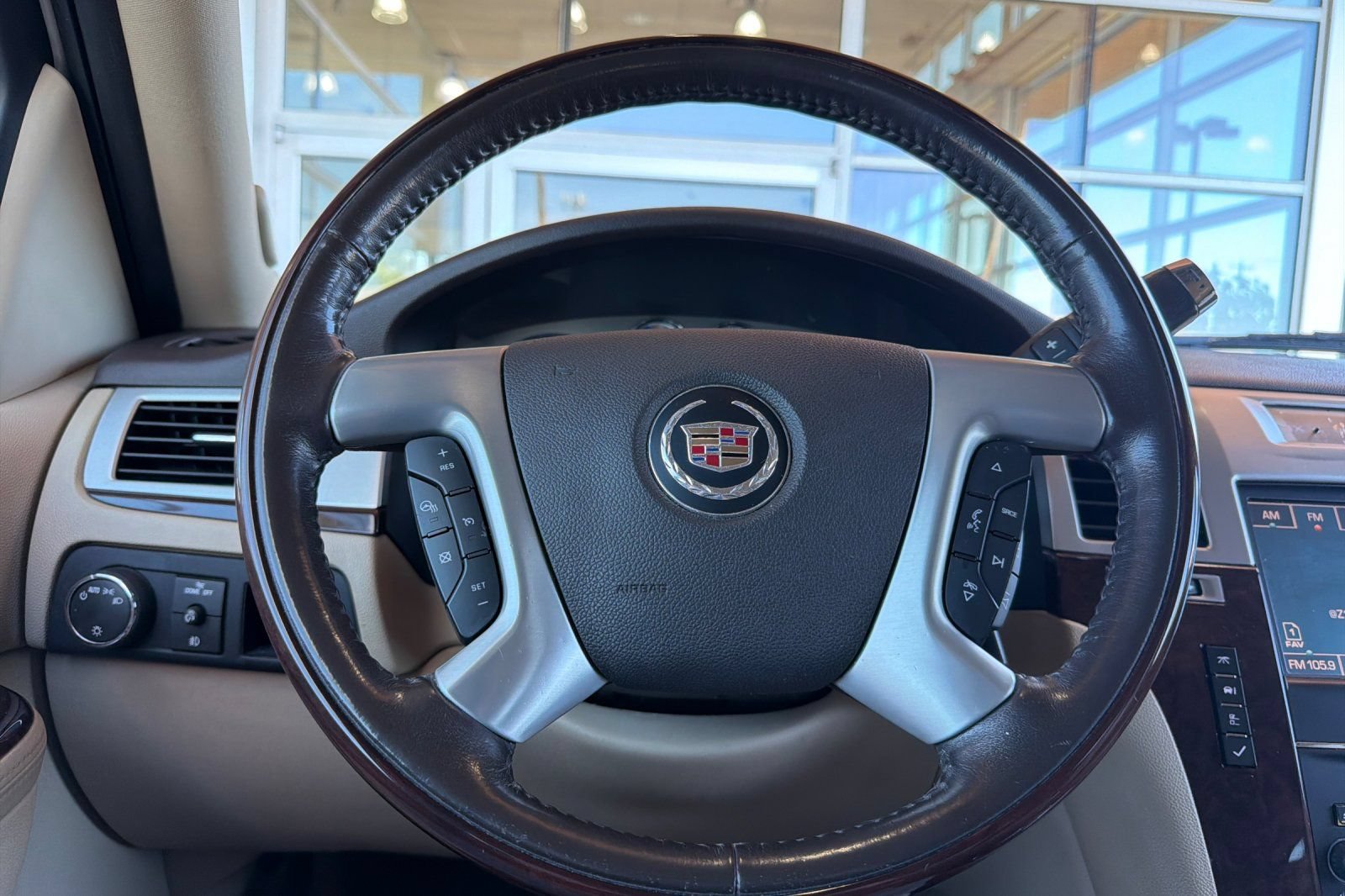 Used 2011 Cadillac Escalade ESV Premium AWD/4WD image 25
