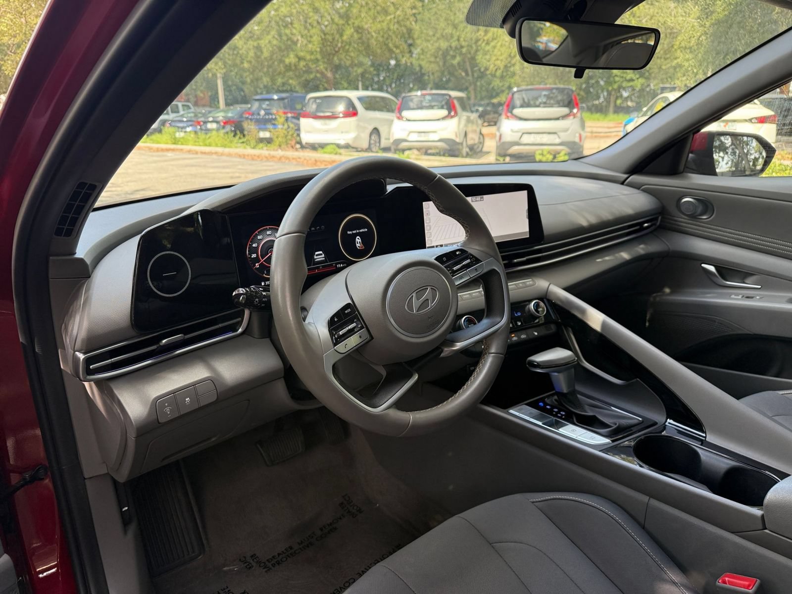 Used 2025 Hyundai Elantra SEL FWD image 33