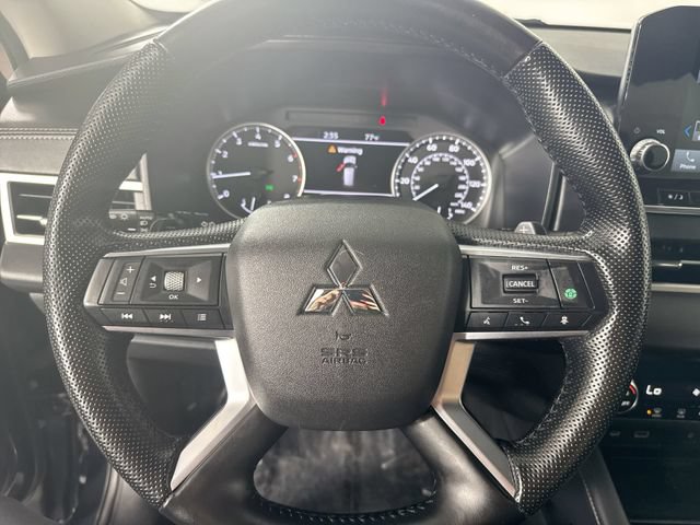 Used 2024 Mitsubishi Outlander SE AWD/4WD image 11