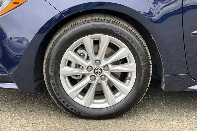 Used 2025 Toyota Corolla LE w/ LE Premium Package FWD image 33