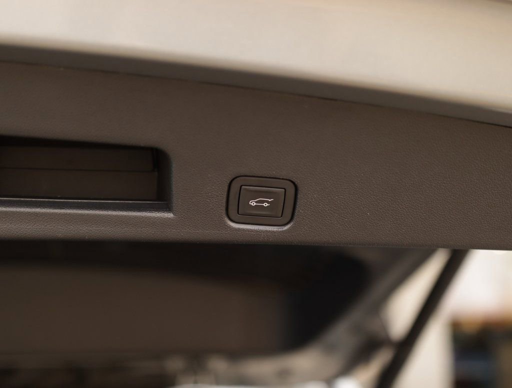 Used 2025 Chevrolet Traverse LT image 31