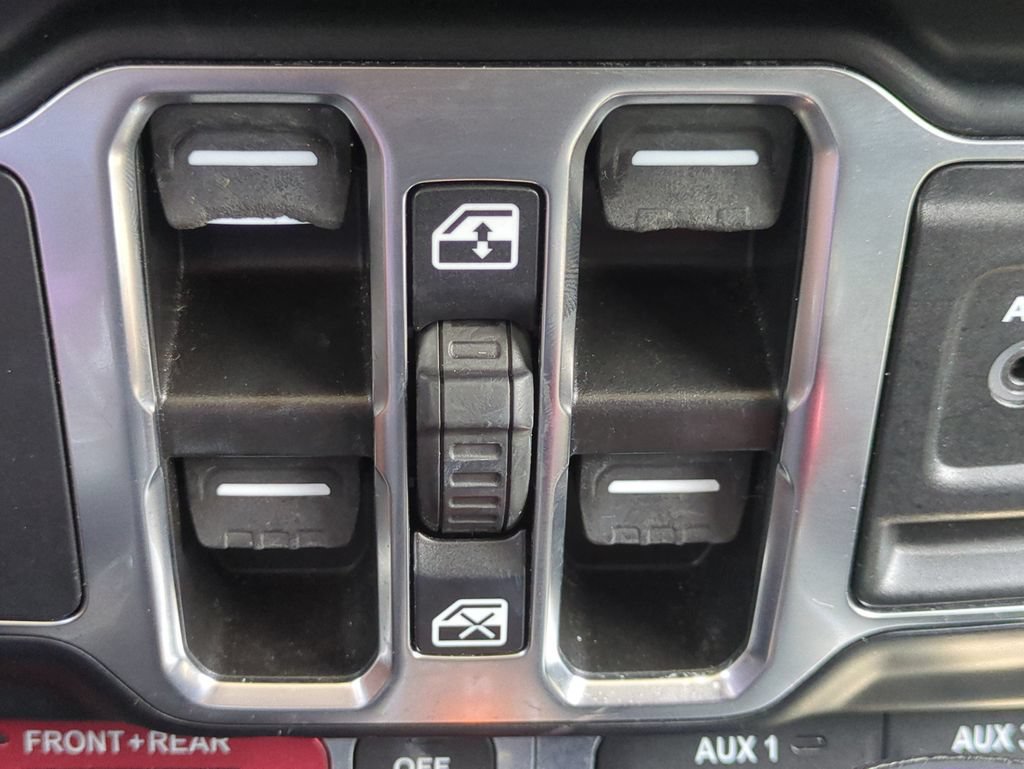 Used 2024 Jeep Wrangler Unlimited Rubicon 4xe AWD/4WD image 24