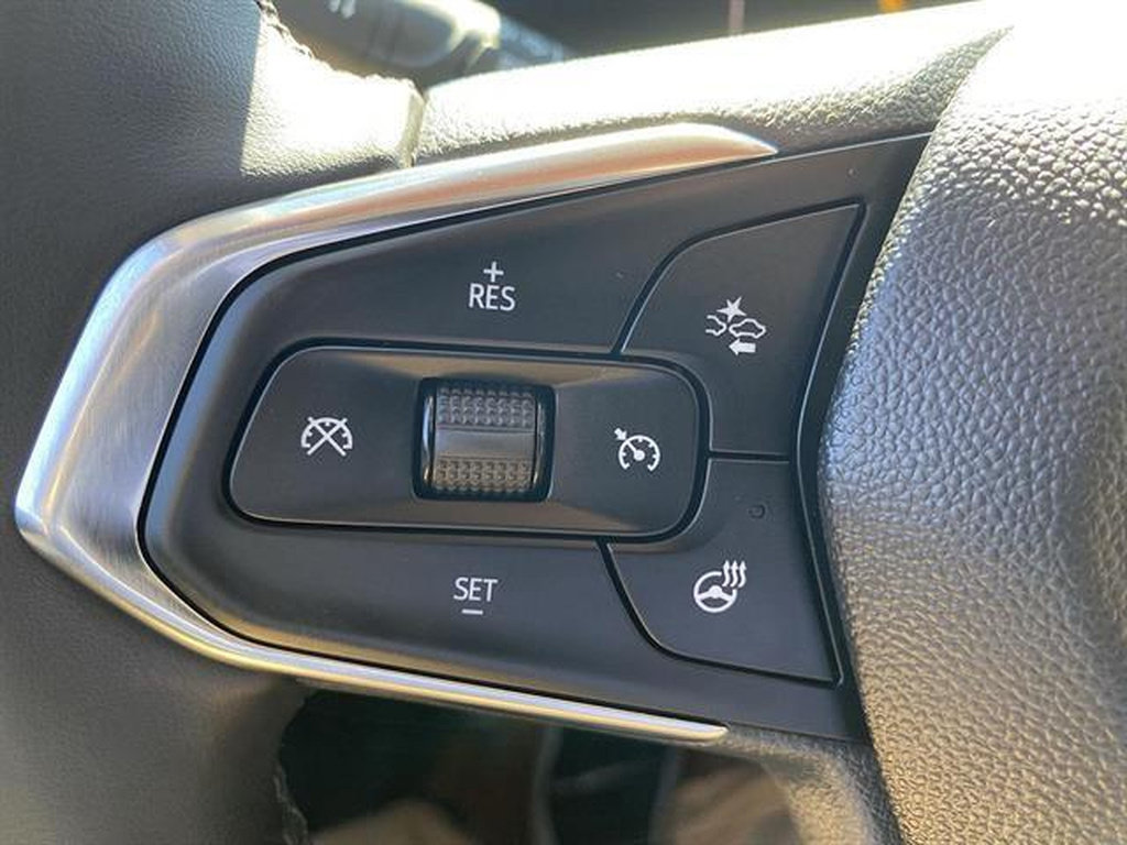 Certified 2024 Chevrolet Trax LT w/ Sunroof Package FWD image 9