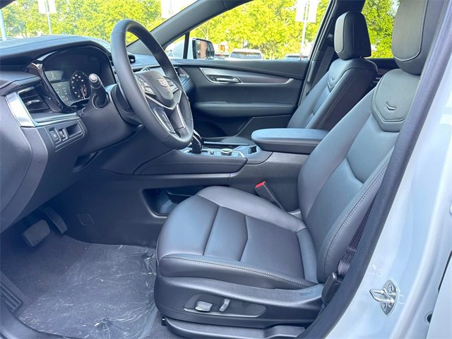 New 2025 Cadillac XT5 Luxury image 16