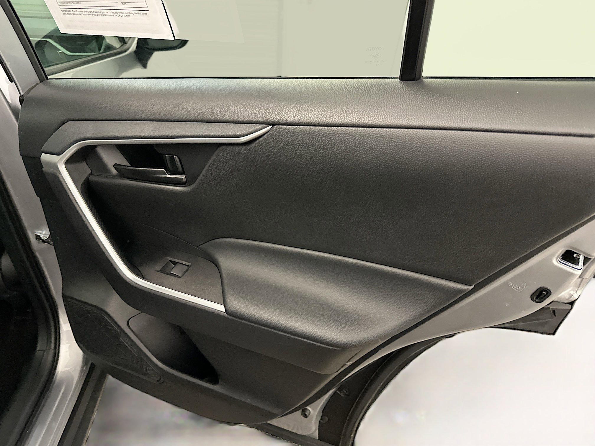 Used 2025 Toyota RAV4 LE image 31