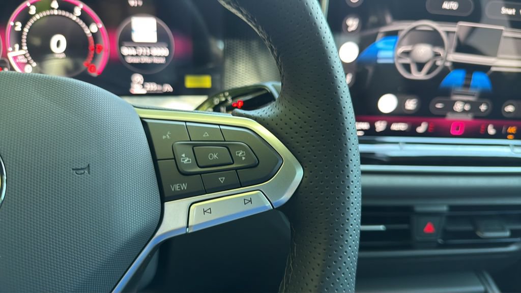 New 2026 Volkswagen Tiguan SE R-Line AWD/4WD image 22