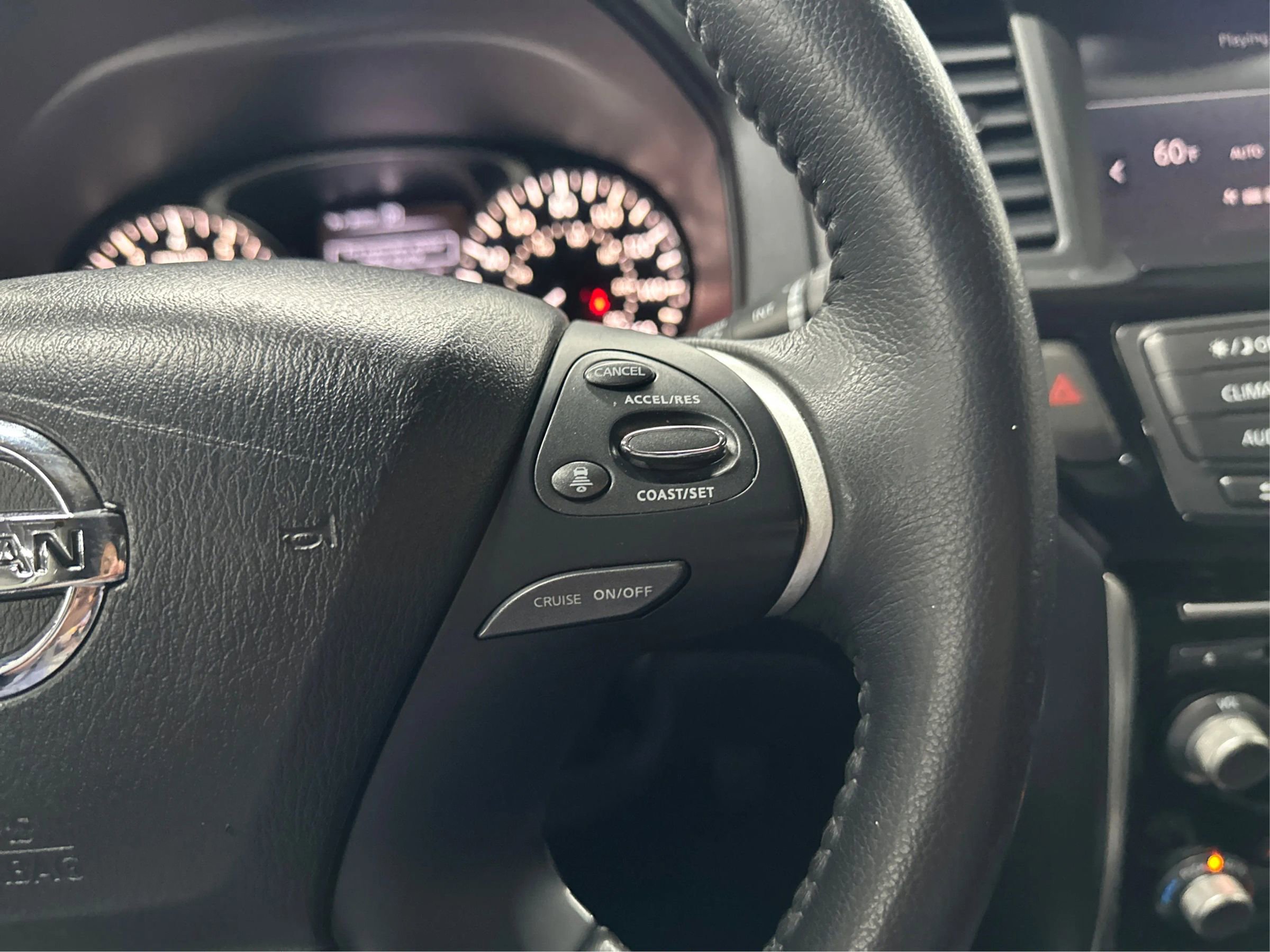 Used 2019 Nissan Pathfinder SV image 23