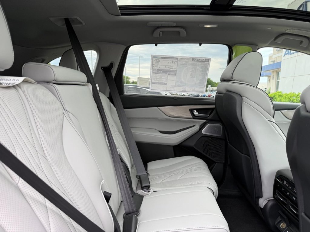 New 2026 Acura MDX w/ Advance Package AWD/4WD image 5