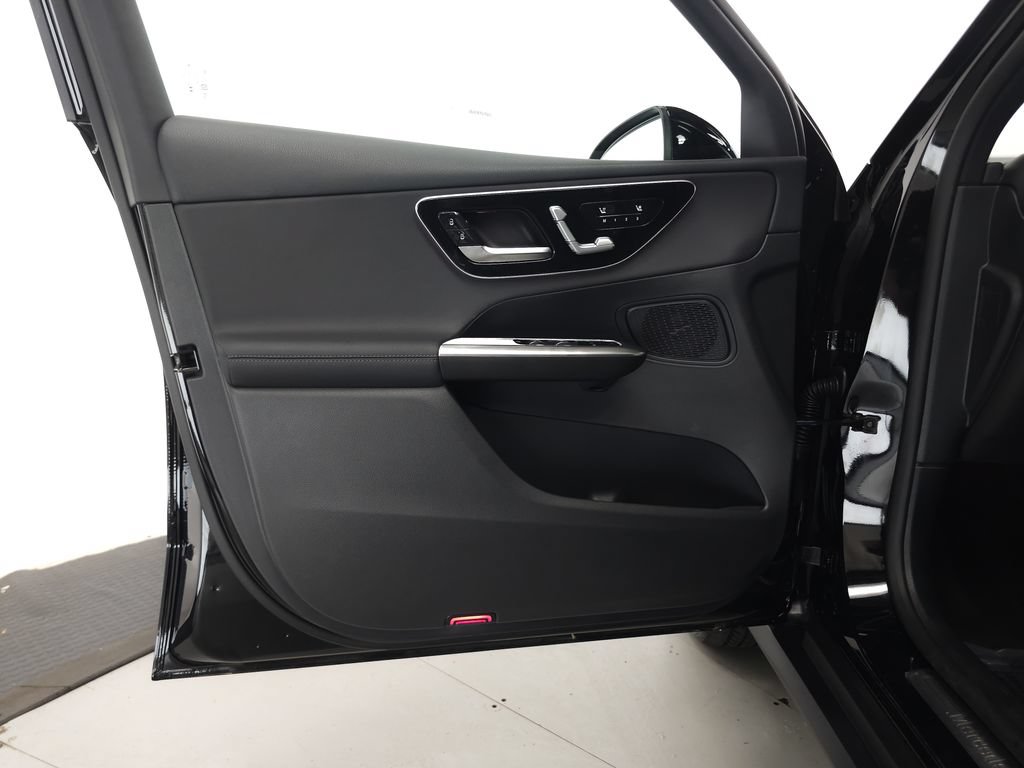 Certified 2026 Mercedes-Benz GLC 300 4MATIC image 5
