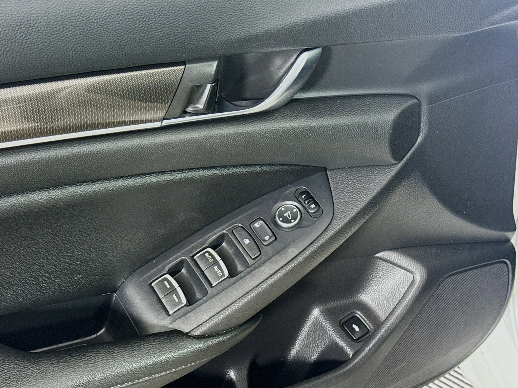 Used 2020 Honda Accord Sport image 24