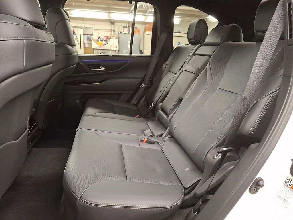 Used 2024 Lexus LX 600 4WD w/ Appearance Package image 7