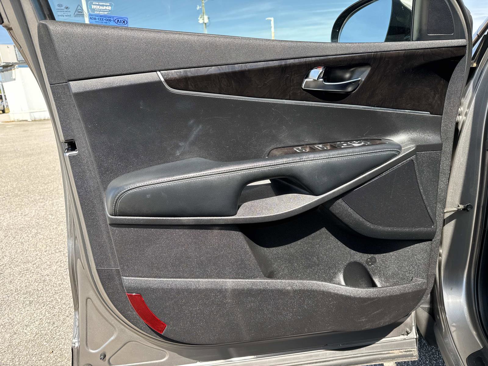 Used 2017 Kia Sorento LX image 19