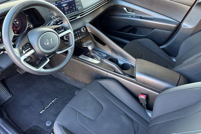 Used 2022 Hyundai Elantra SEL image 12