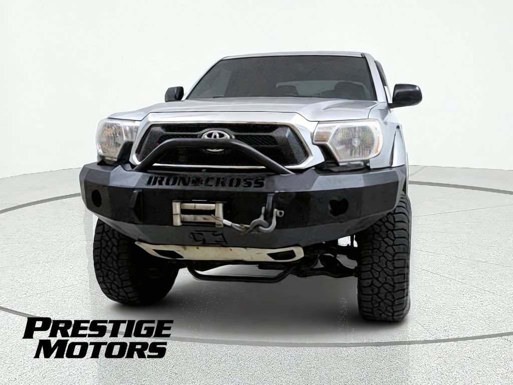 Used 2013 Toyota Tacoma 4x4 Double Cab w/ SR5 Pkg image 2