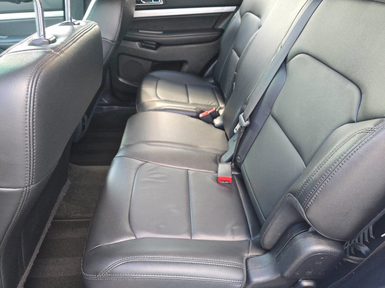 Used 2016 Ford Explorer XLT w/ Equipment Group 202A image 21