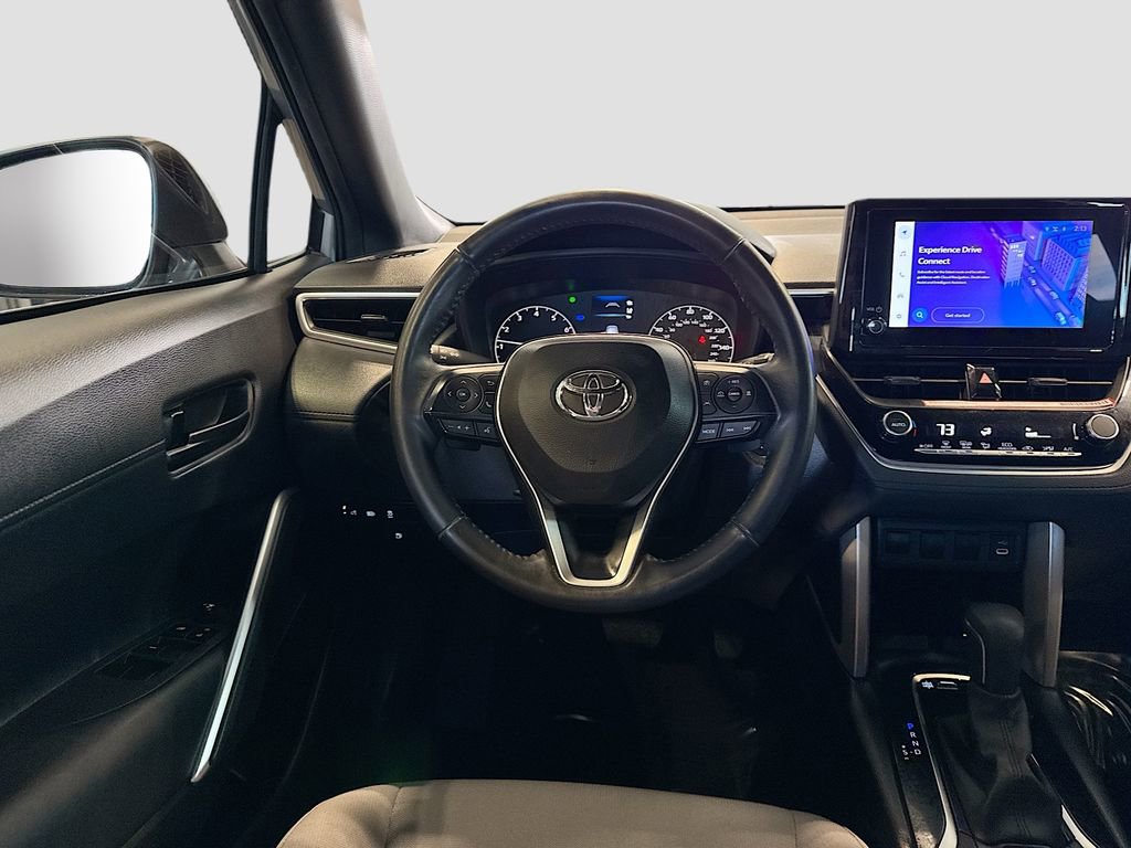 Used 2024 Toyota Corolla Cross SE image 18