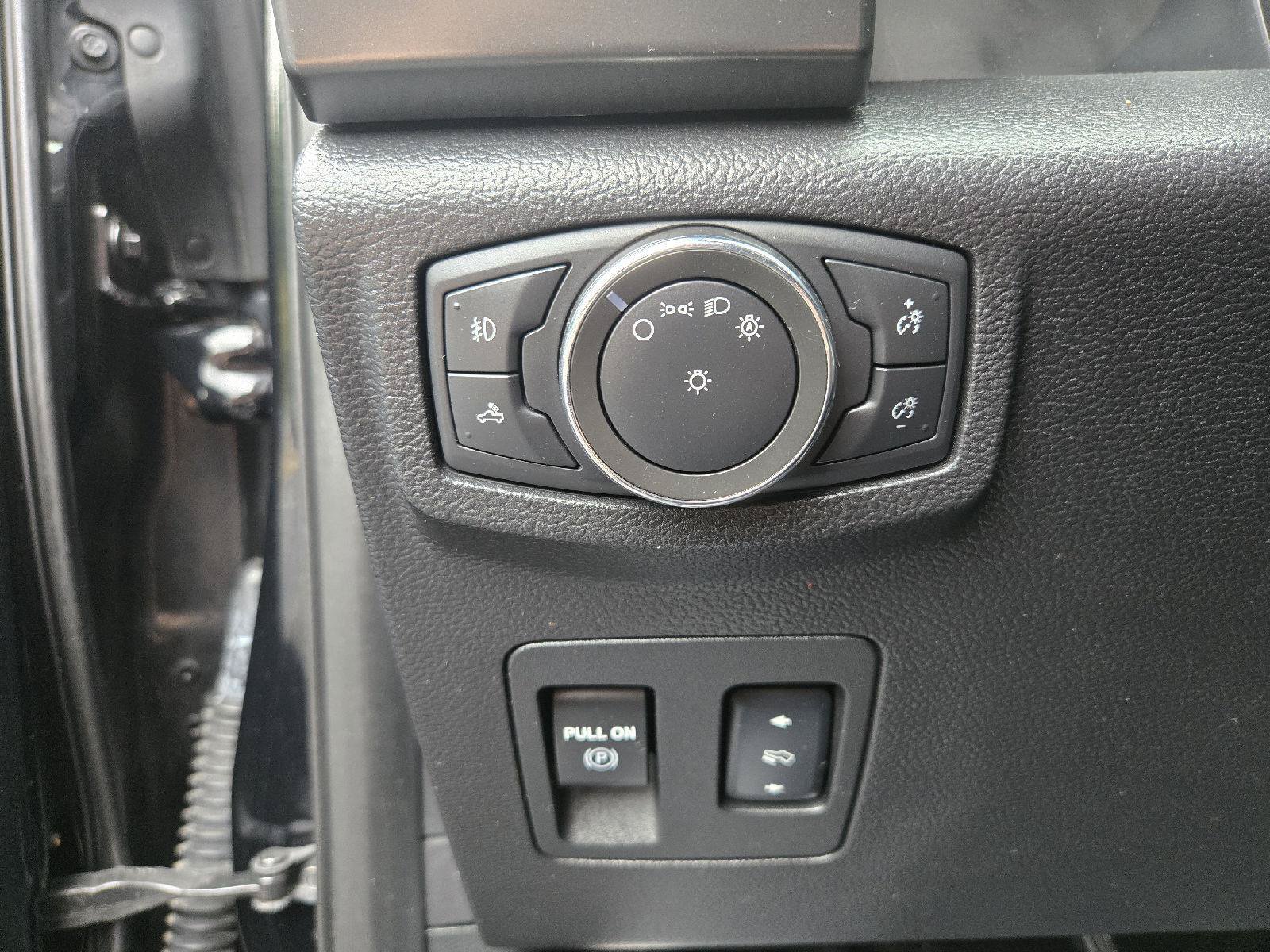 Used 2018 Ford F150 XLT w/ Equipment Group 302A Luxury AWD/4WD image 15