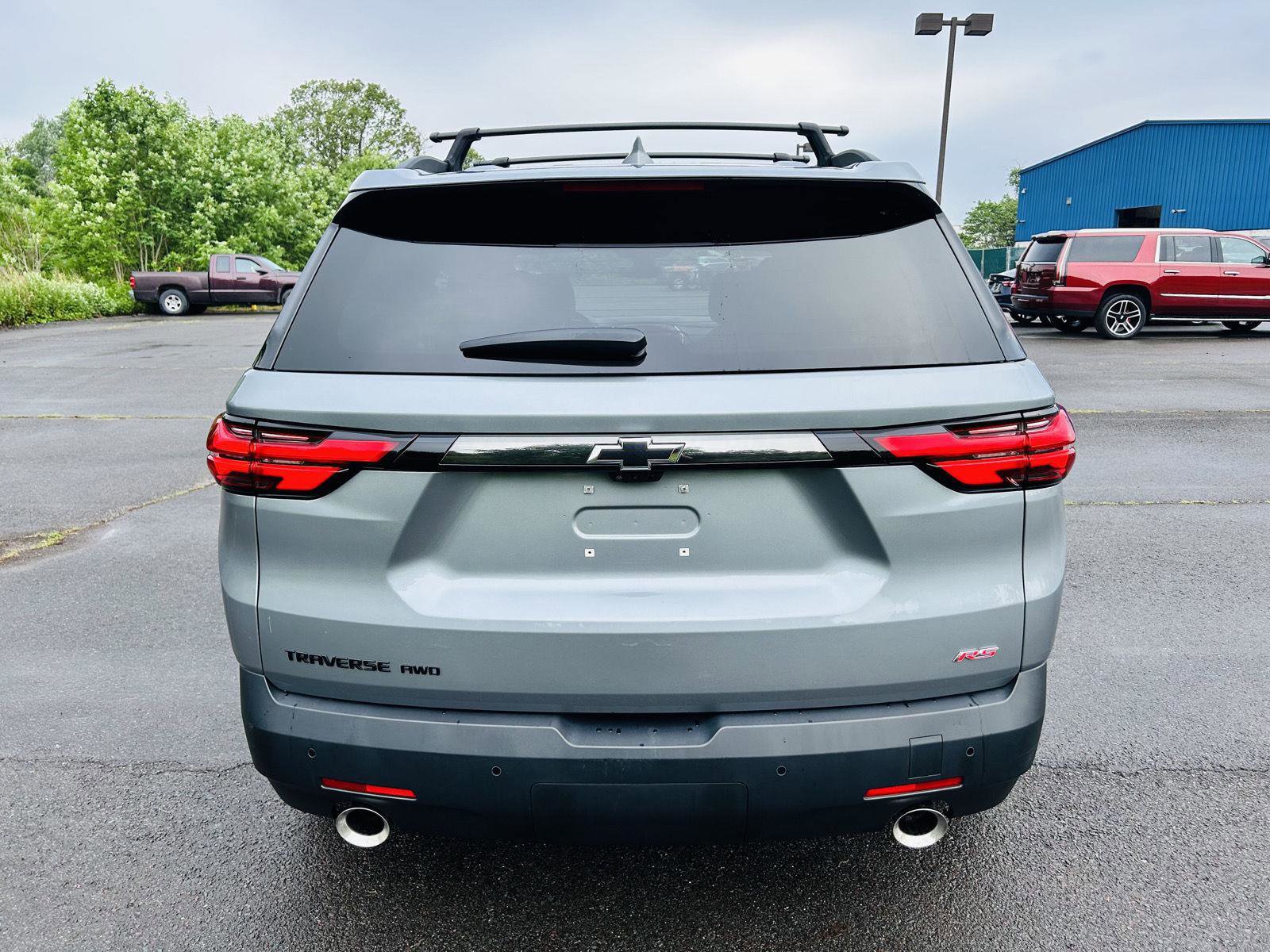 Used 2023 Chevrolet Traverse RS image 7