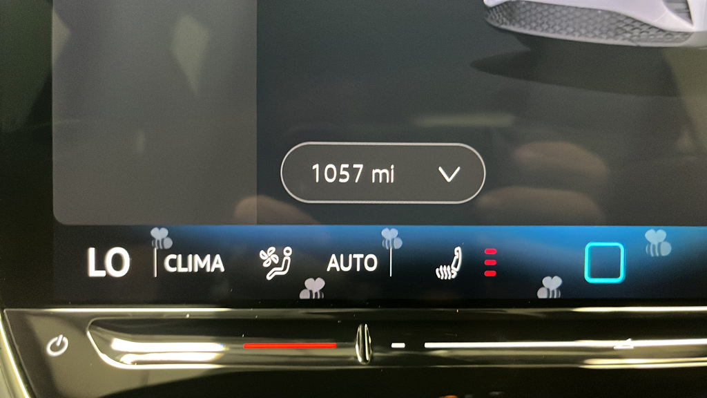 Used 2025 Volkswagen ID.4 Pro AWD/4WD image 10