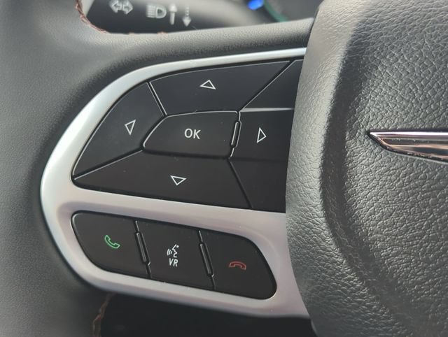 Used 2024 Chrysler Pacifica Pinnacle FWD image 15