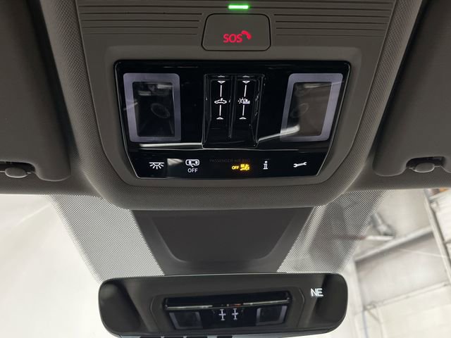 Used 2024 Volkswagen Atlas SEL image 28