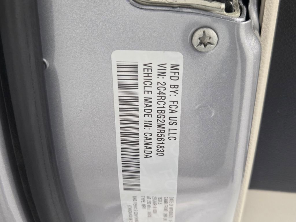 Used 2021 Chrysler Pacifica Touring-L w/ Uconnect Theater Family Group FWD image 29