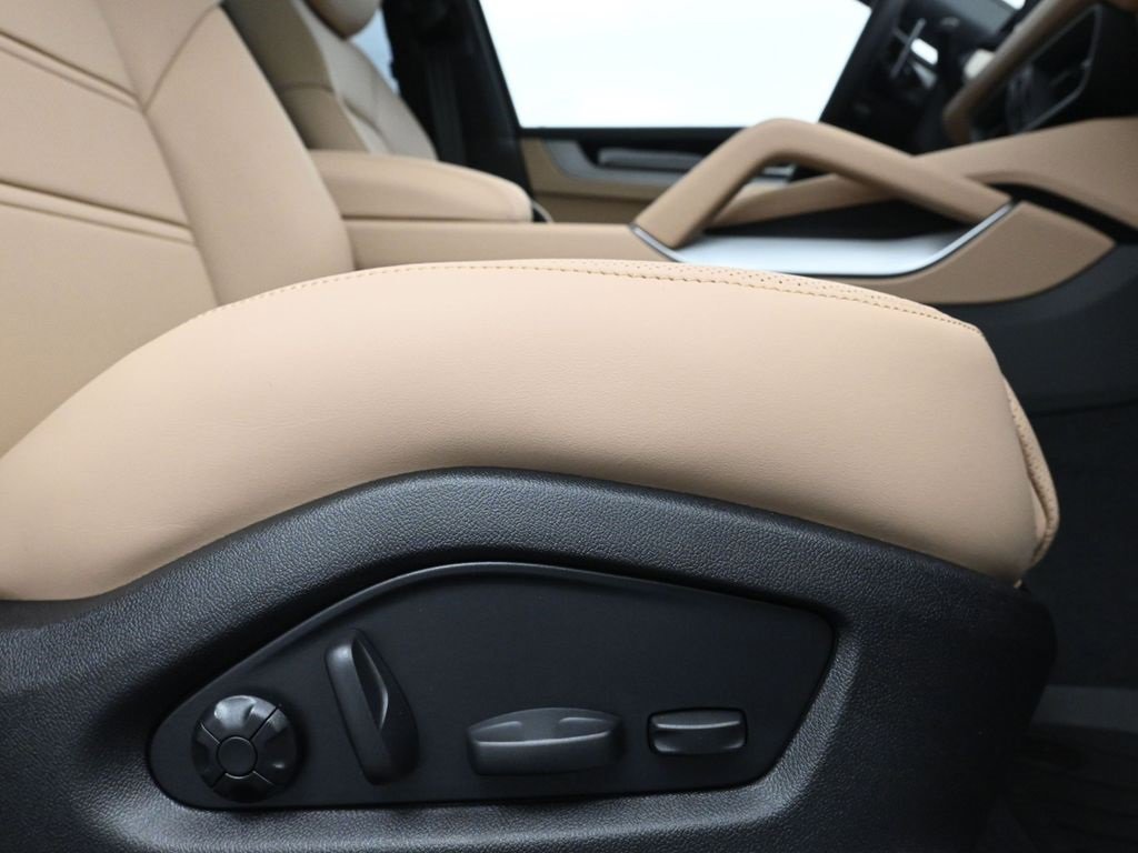 New 2026 Porsche Cayenne E-Hybrid Coupe image 15