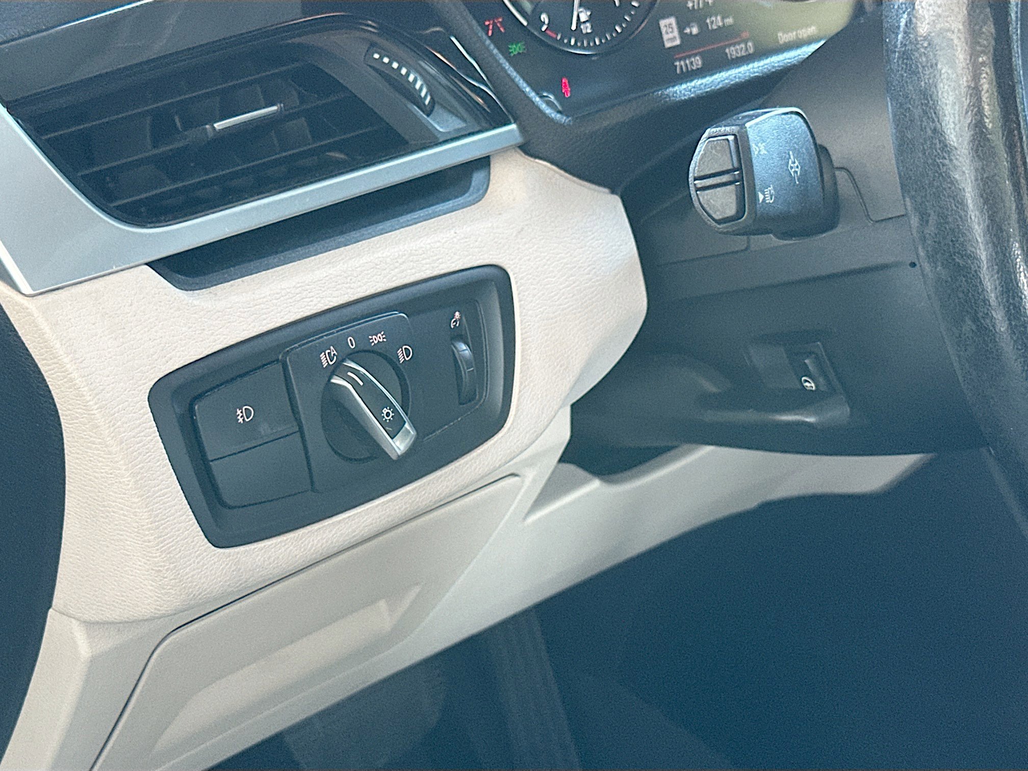 Used 2019 BMW X1 sDrive28i image 10